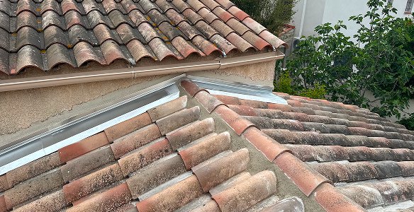 Toiture en tuiles réparée à Marseille